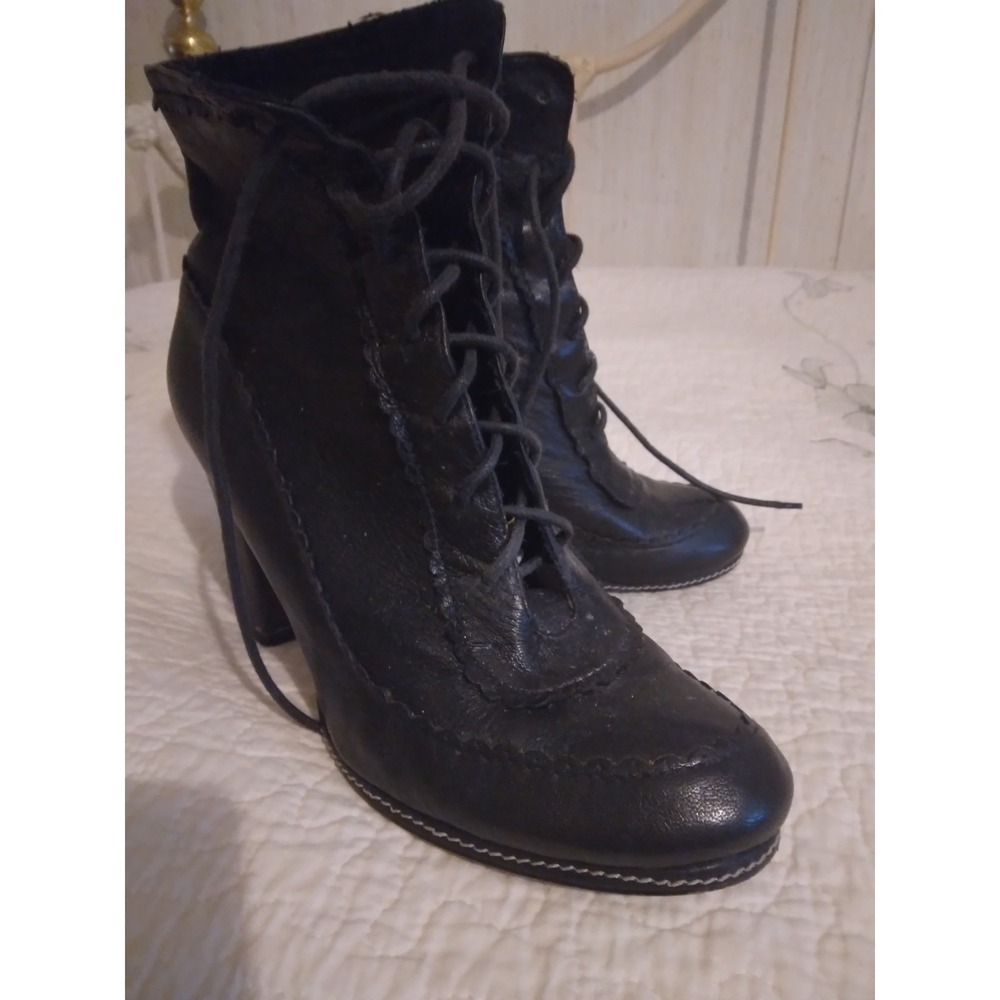 Vtg. Charles David black women's ankle high boot size 8.5 M